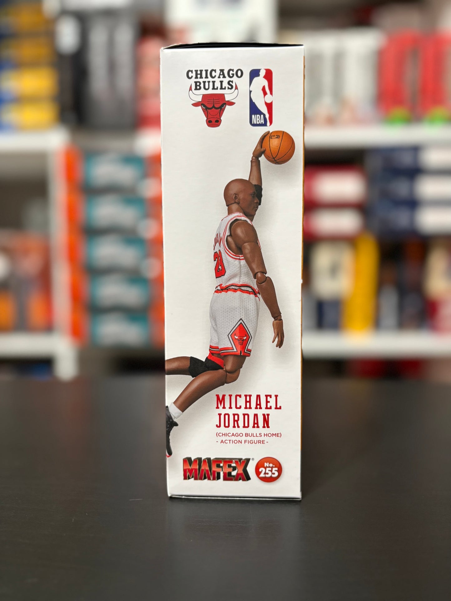 MAFEX No. 255 Michael Jordan (Chicago Bulls Home) by Medicom
