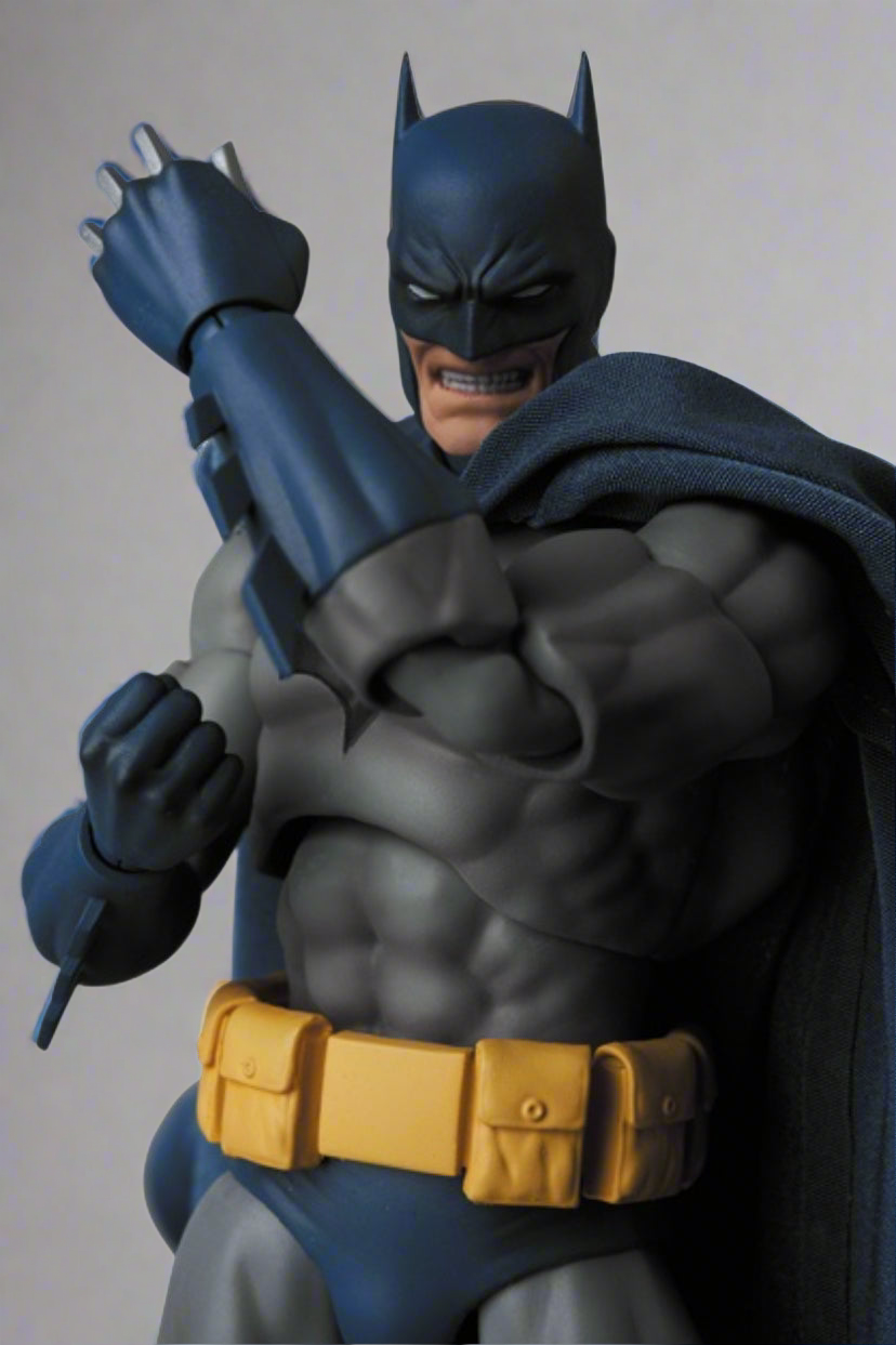 MAFEX 105 Batman "Hush"