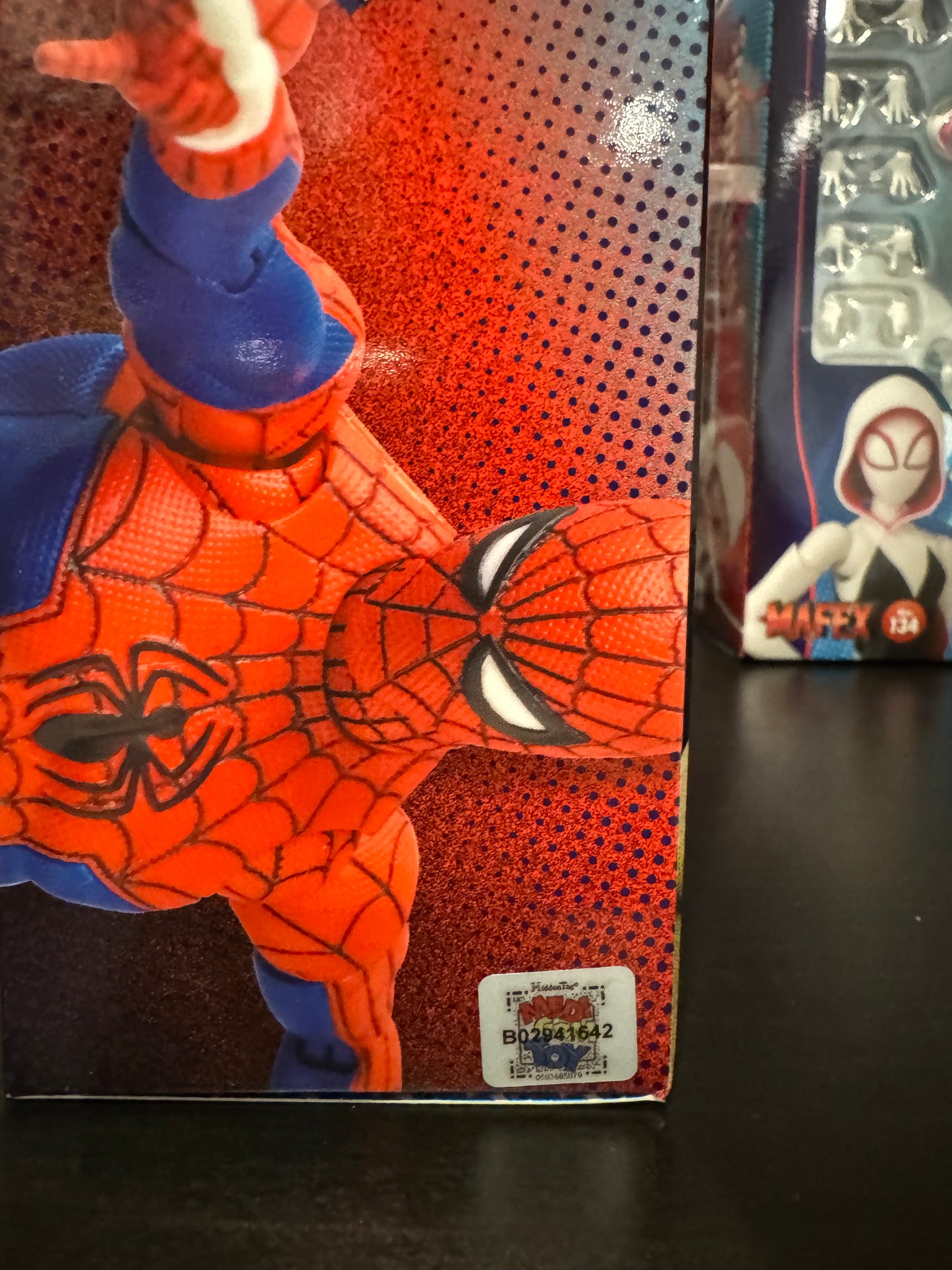 MAFEX No. 235 Spider-Man Peter B Parker Renewal Medicom