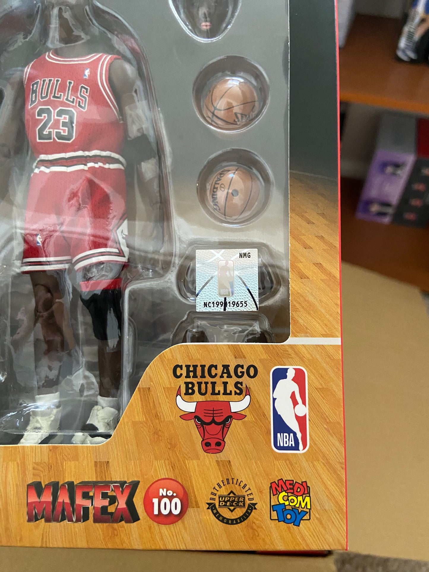 MAFEX No.100 Michael Jordan (Chicago Bulls)