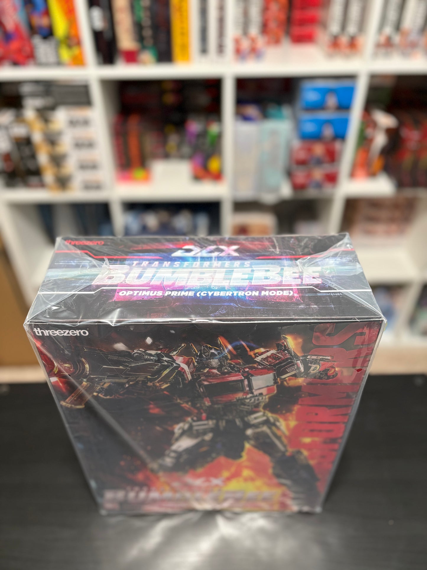 Transformers: Bumblebee Optimus Prime Cybertron Mode DLX by Threezero