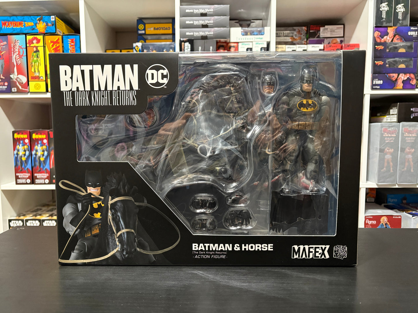 MAFEX No.205 Batman: The Dark Knight Returns Batman & Horse by Medicom