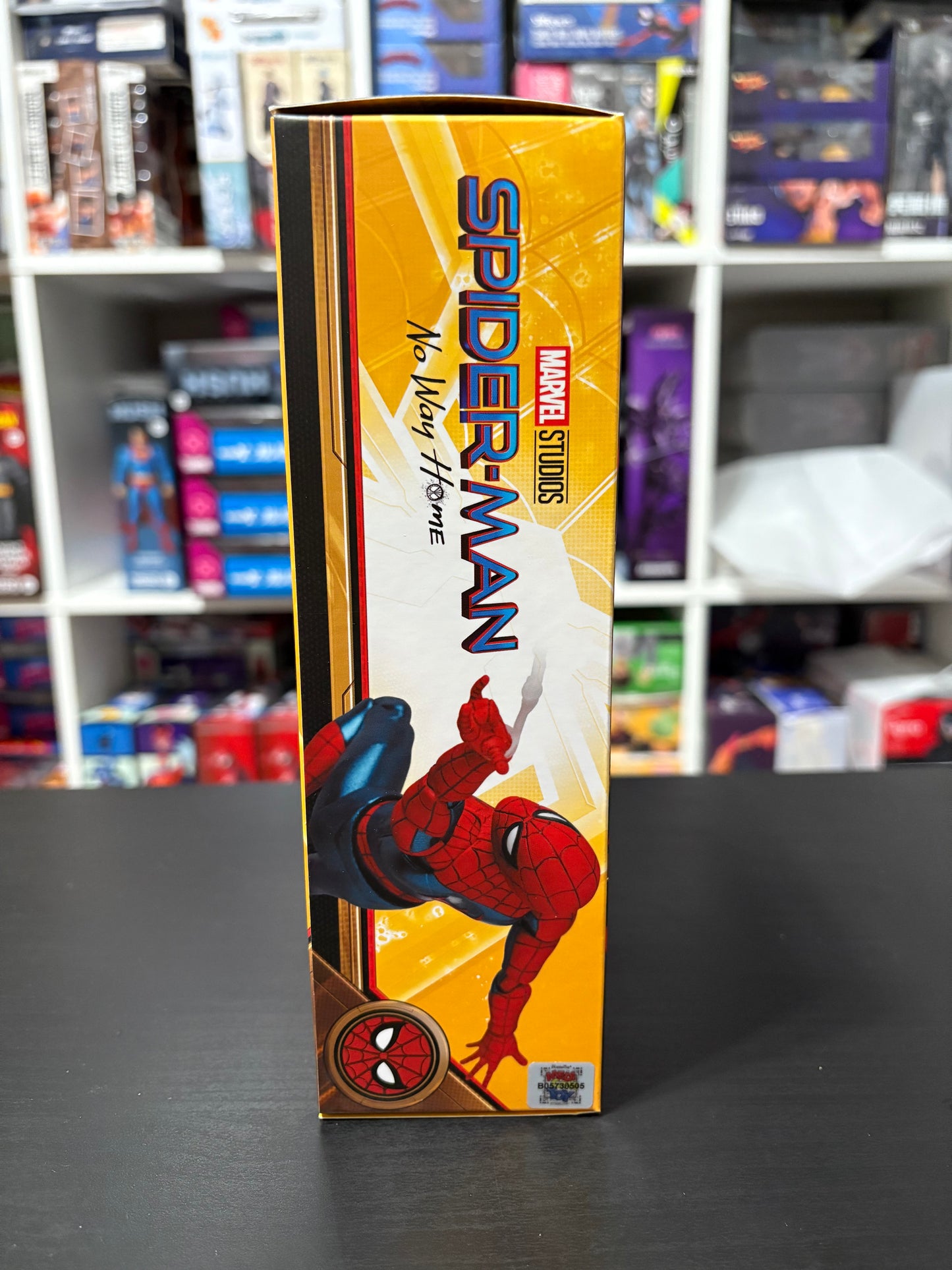 MAFEX No.262 Spider-Man New Red & Blue Suit by Medicom