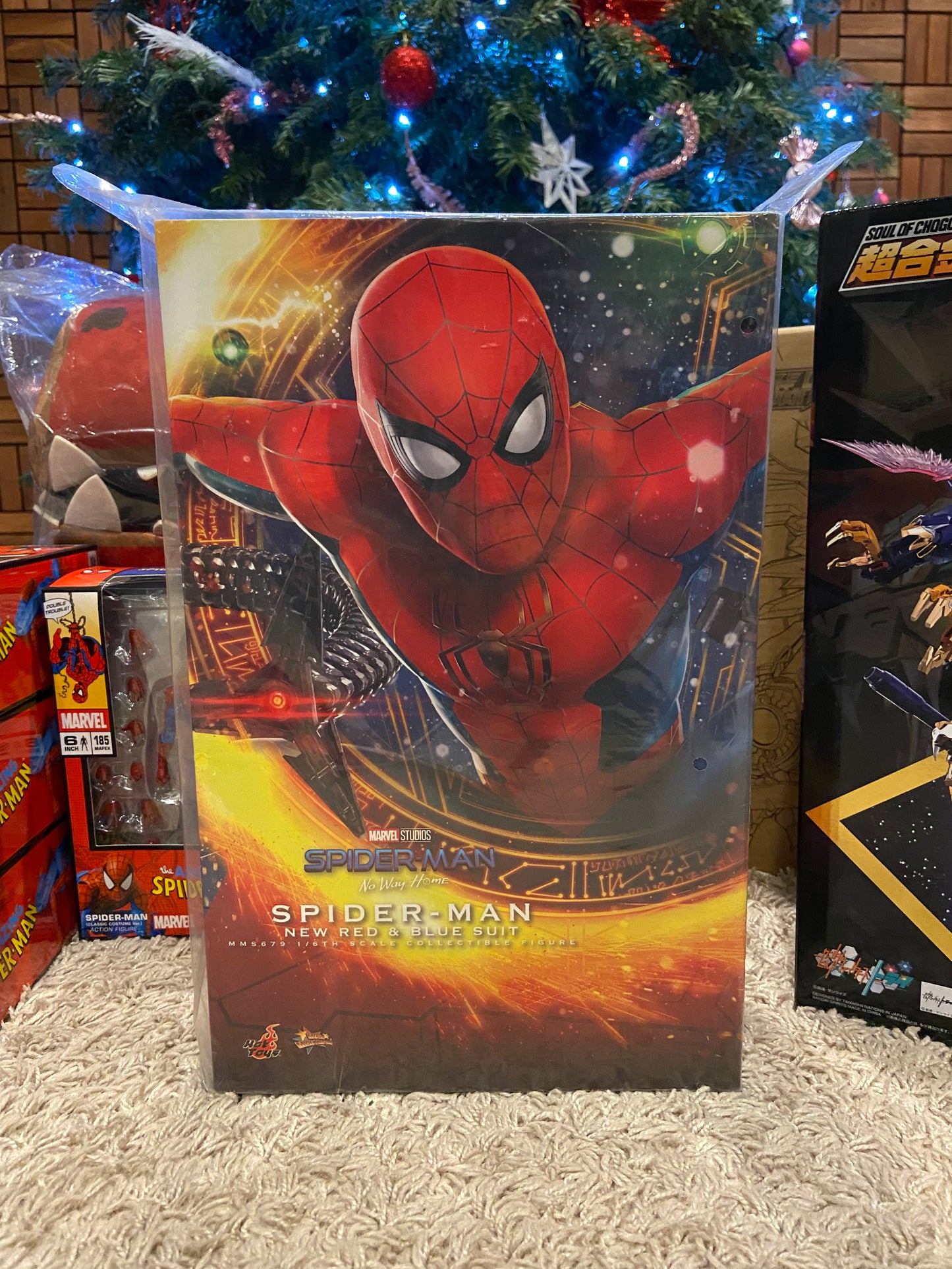 Hot Toys Spider-Man: No Way Home - Spider-Man (New Red & Blue Suit) 1/6 scale