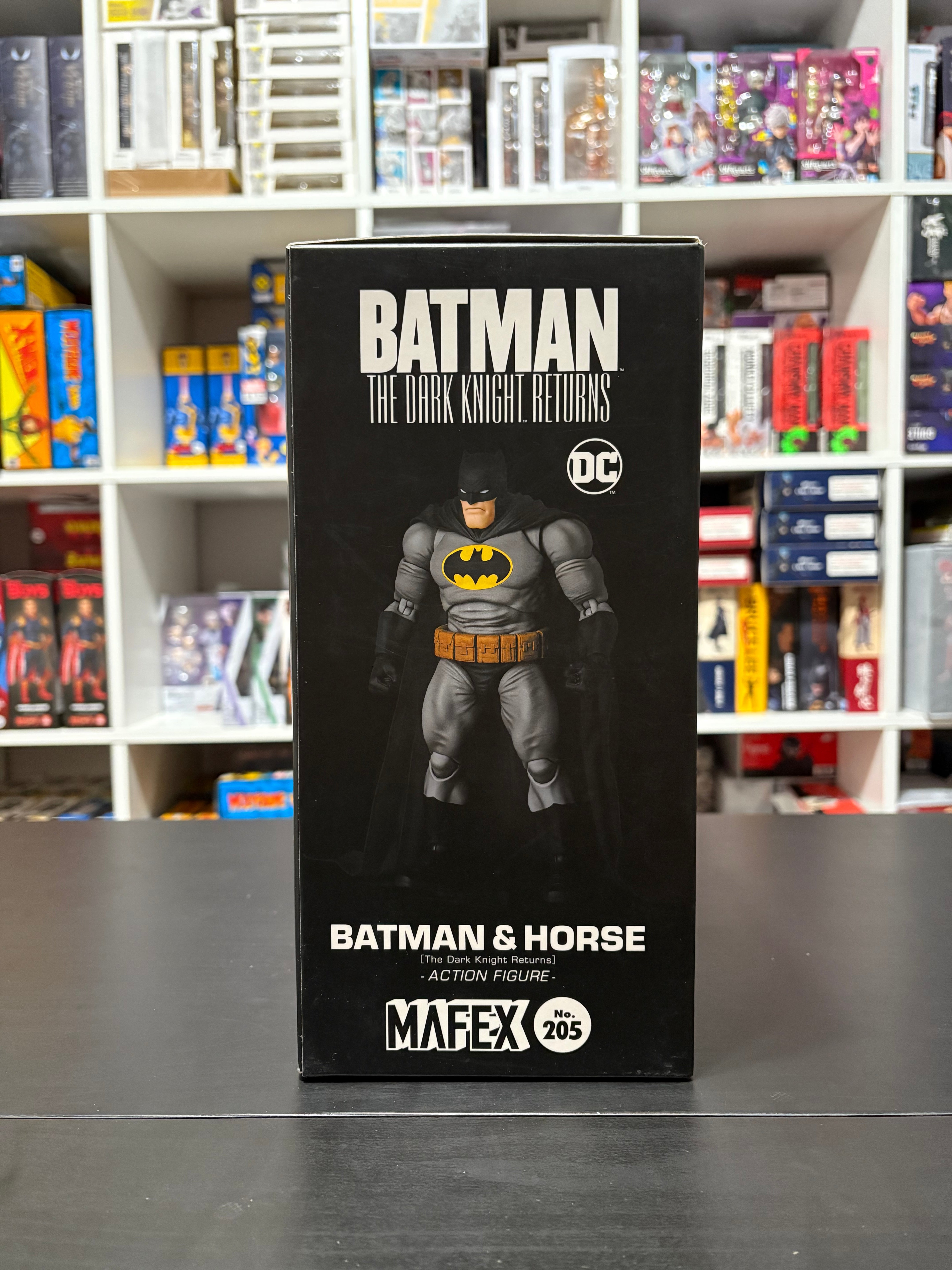 MAFEX No.205 Batman: The Dark Knight Returns Batman & Horse by
