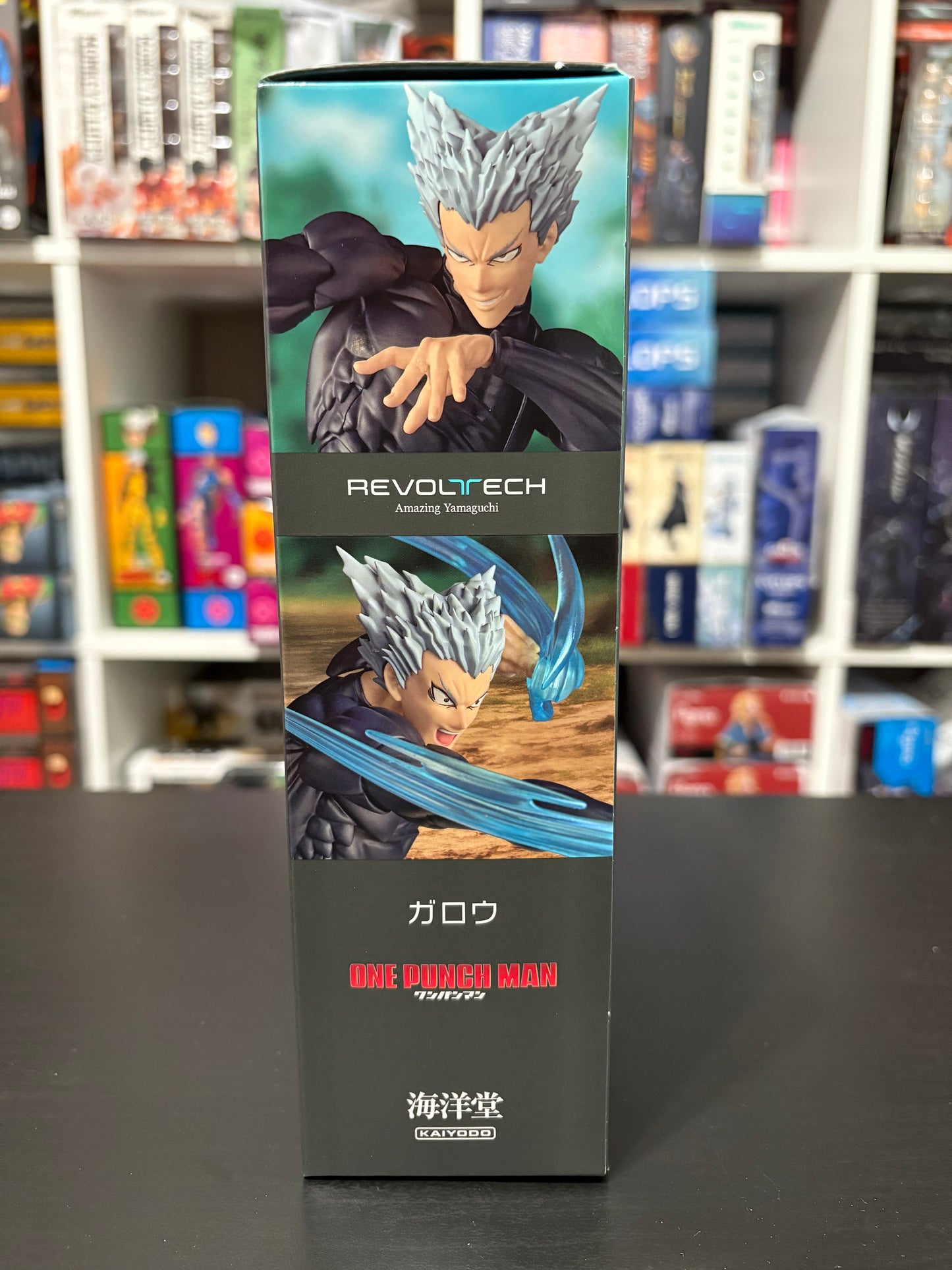 Revoltech Amazing Yamaguchi Garou One Punch Man Action Figure with Limited Bonus Face Plate