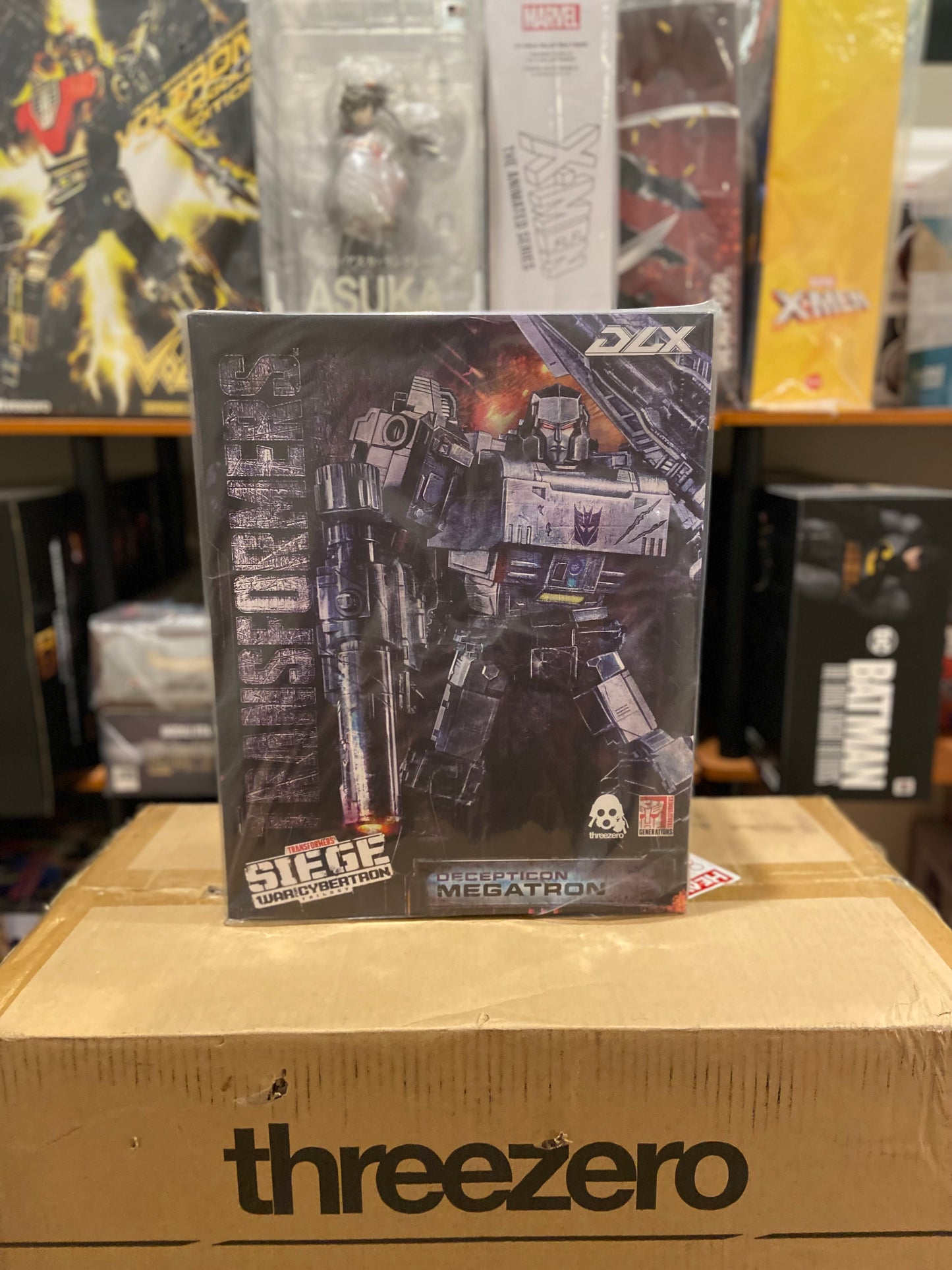 DLX Megatron
Transformers: War For Cybertron Trilogy by Hasbro x Threezero