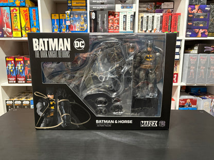 MAFEX No.205 Batman: The Dark Knight Returns Batman & Horse by Medicom