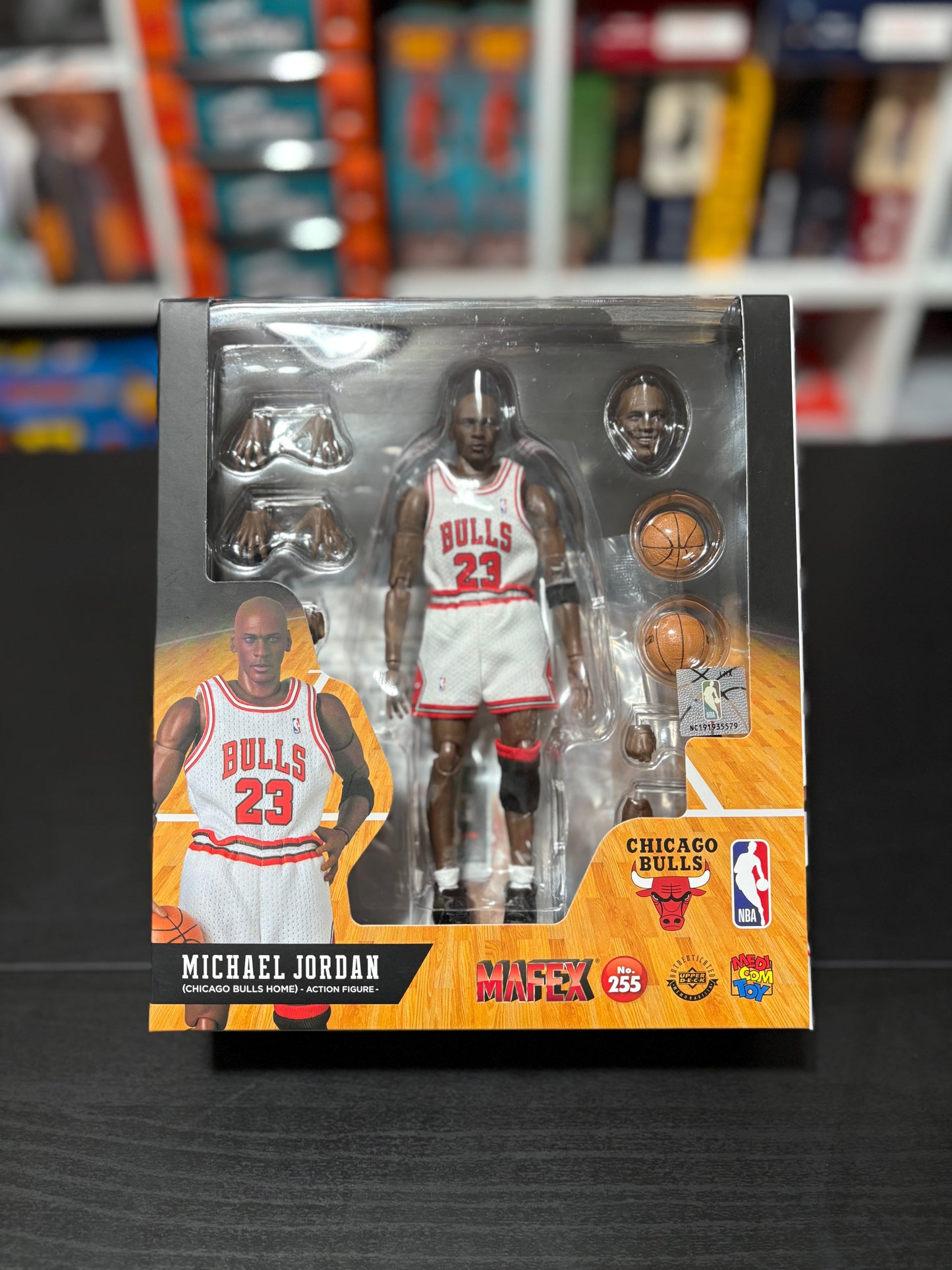MAFEX No. 255 Michael Jordan (Chicago Bulls Home) by Medicom