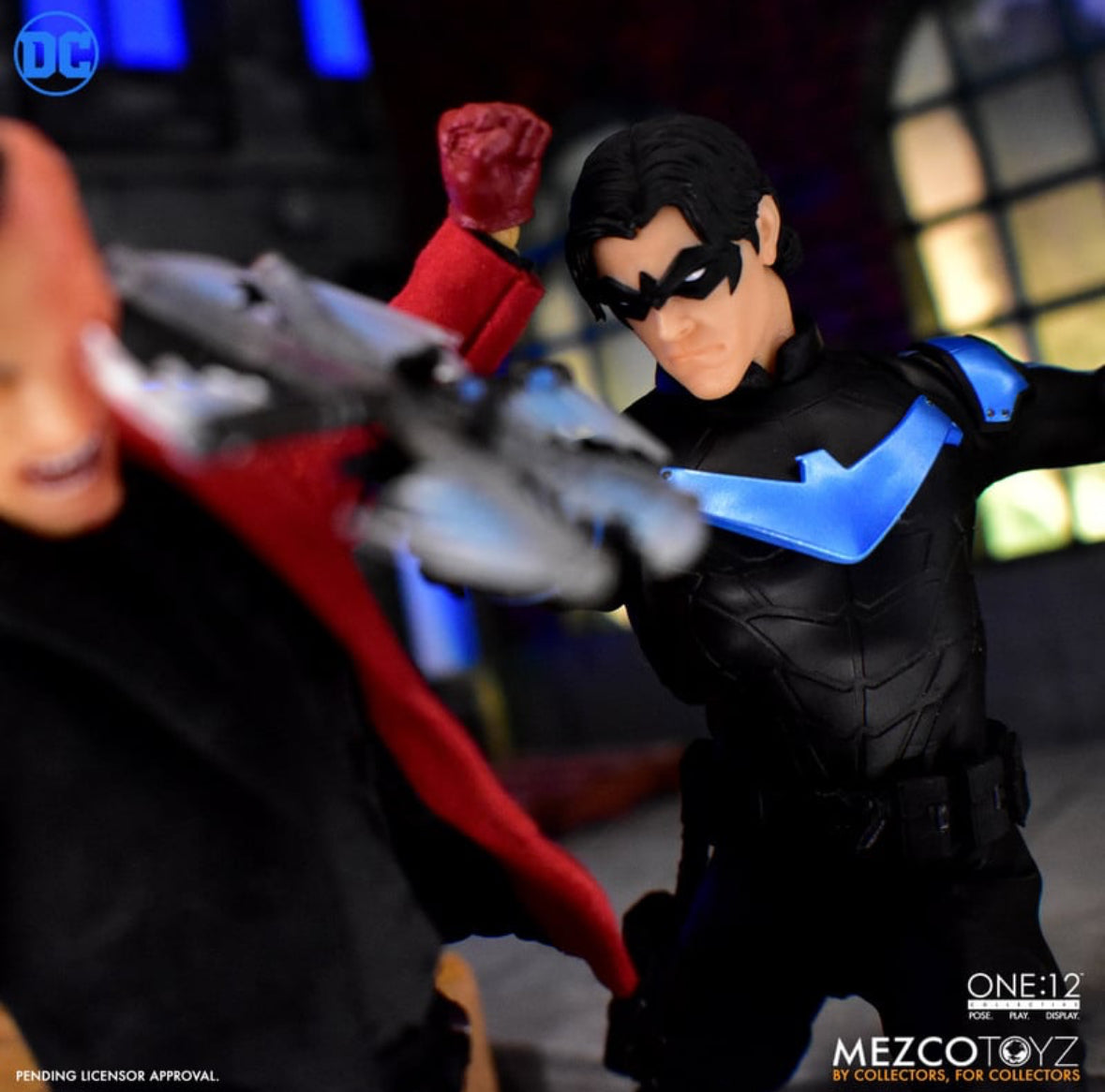 One:12 Collective Nightwing DC Comics by Mezco Toyz